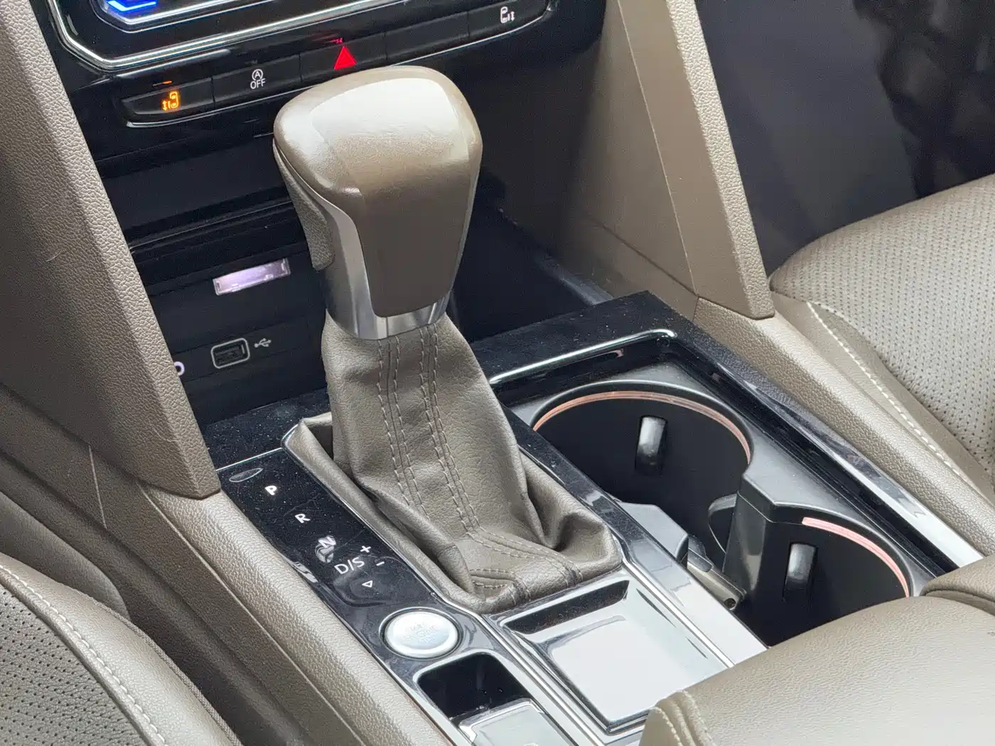 Volkswagen Viloran 2020 330TSI Luxury Edition фото 8