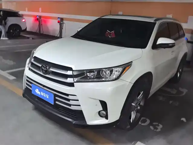 TOYOTA HIGHLANDER