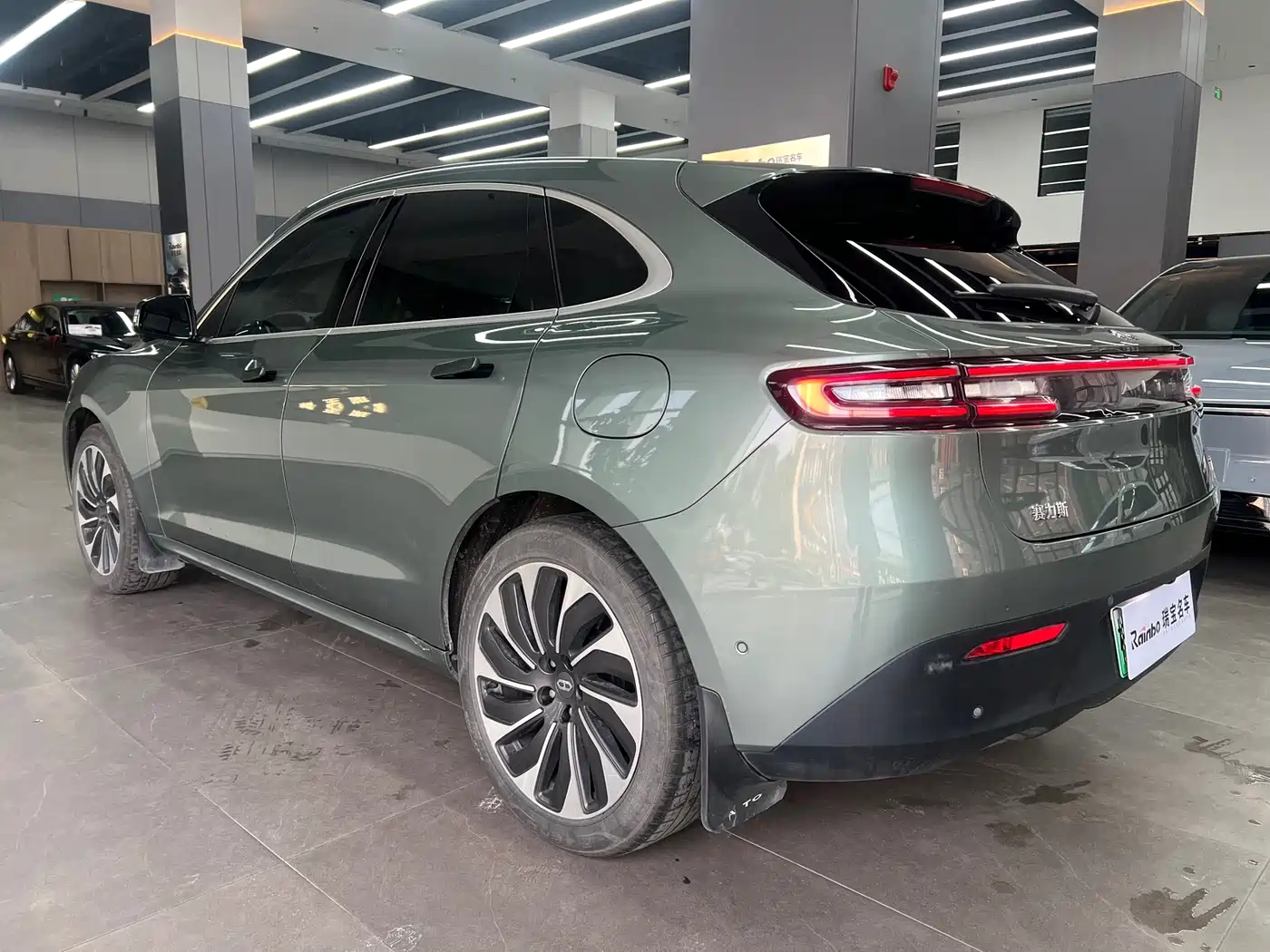 AITO Wenjie AITO M5 2022 Extended Range AWD Ultimate Edition фото 5