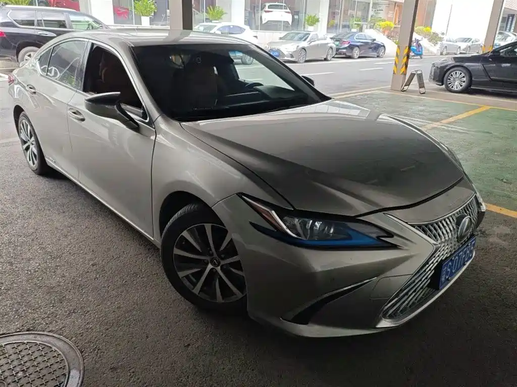 Lexus ES 2020 Model 300h Excellence Edition фото 2