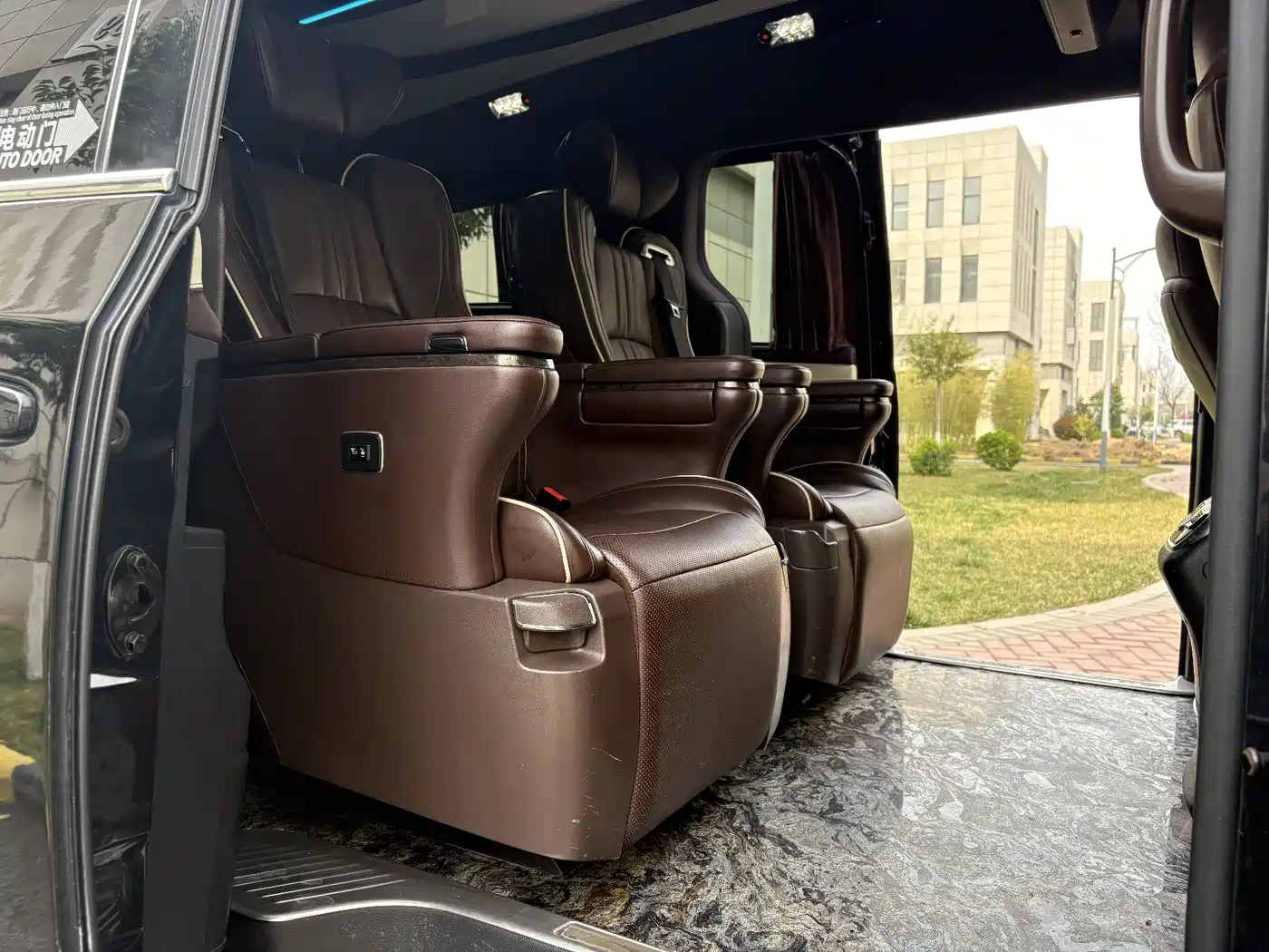 Longzhi G20 Golden Knight 2022 2.0T Golden Knight Family Edition фото 17