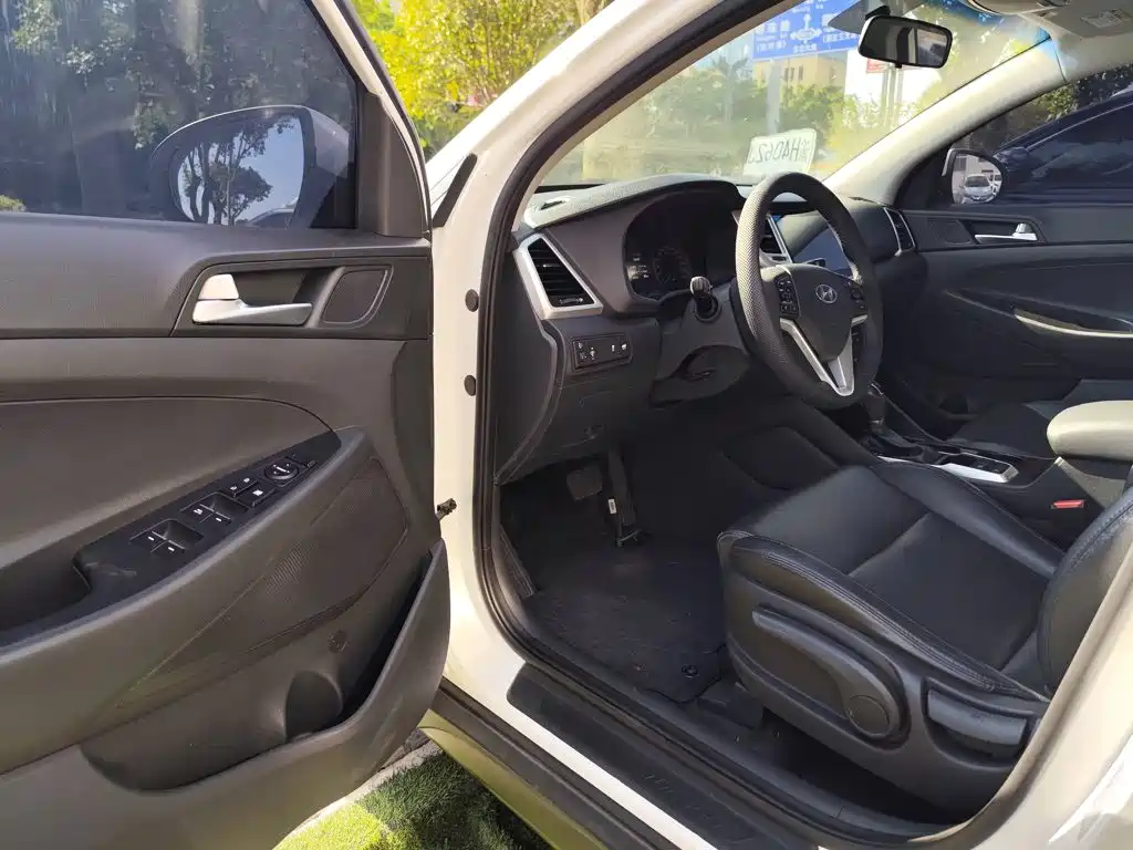 Фото 14 - Hyundai Tucson