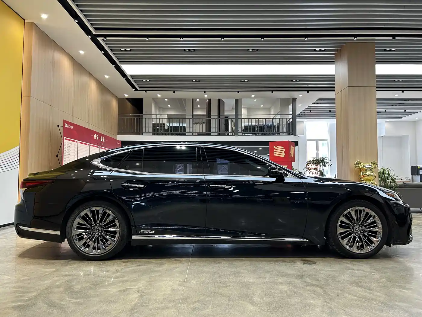 Lexus LS 2018 500h Executive Edition China V фото 7