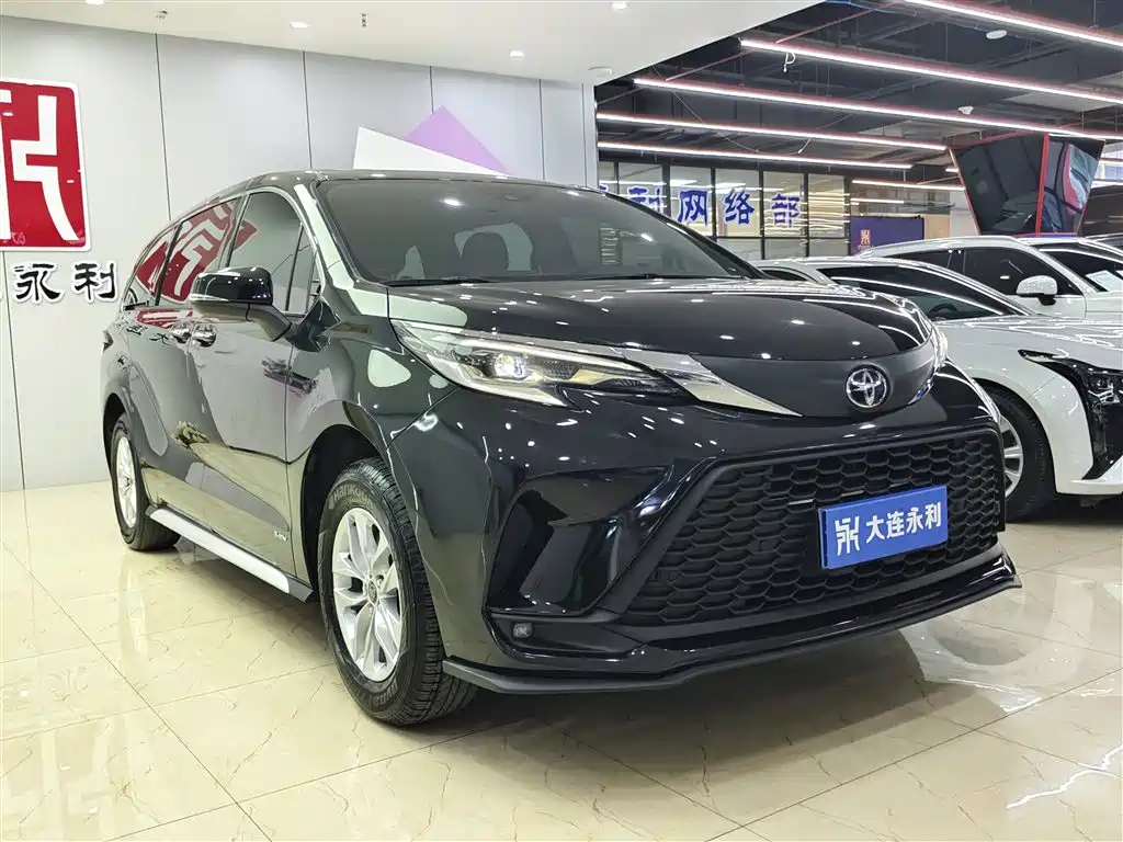 Toyota Granvia 2024 2.5L Hybrid Comfort фото 3
