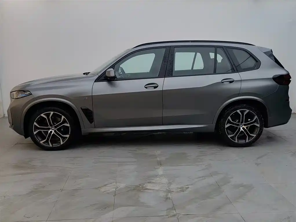 BMW X5 2023 xDrive 40Li Premium M Sport Black Night Package фото 3