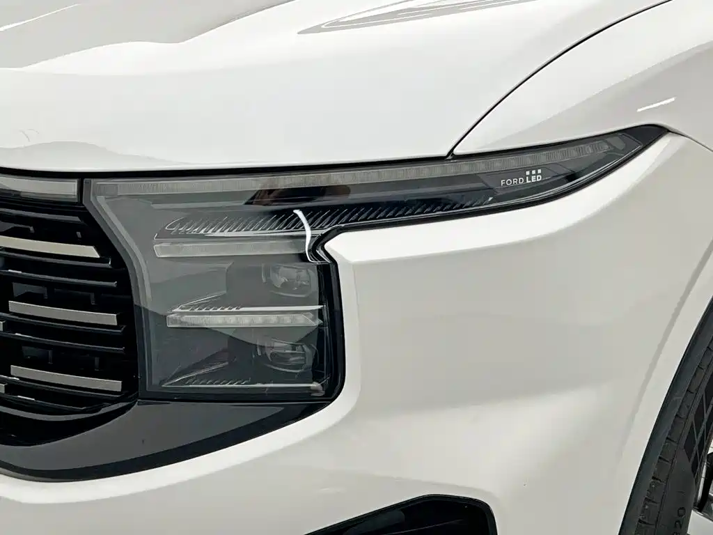 Фото 9 - Ford Edge