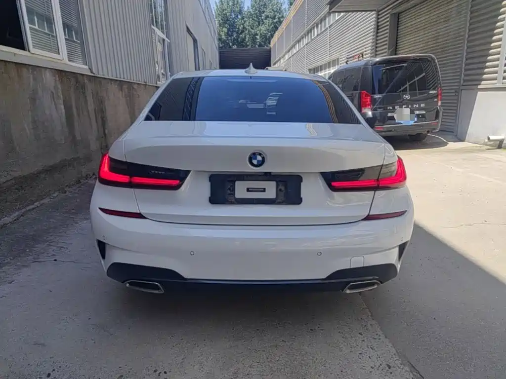 BMW 3-SERIES