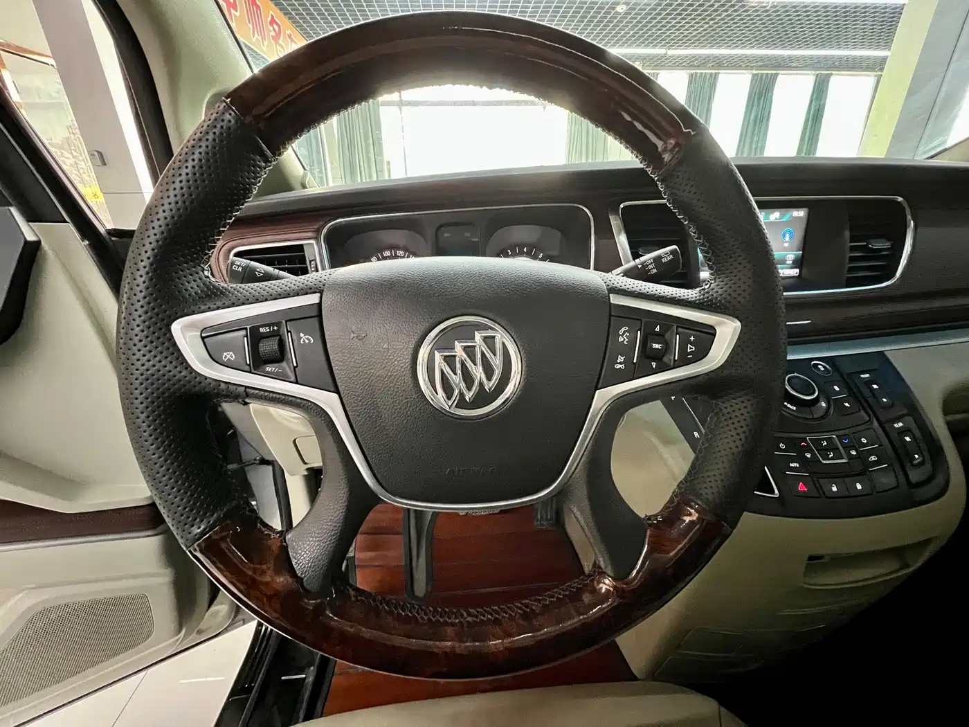 Buick GL8 2017 25S Luxury China V фото 9