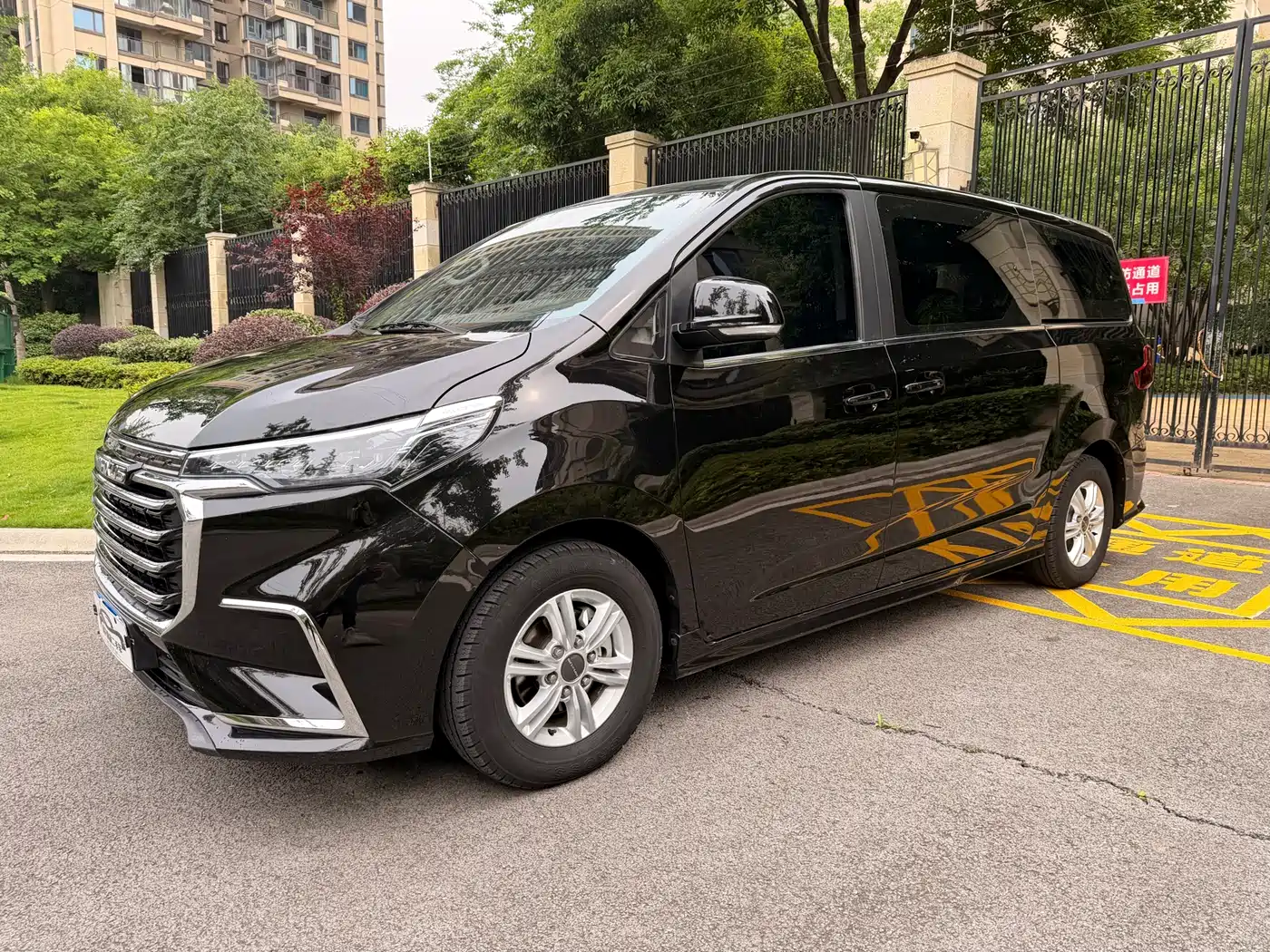 SAIC Maxus Maxus G20 2023 Facelift ES 2.0T Gasoline Automatic Value Edition