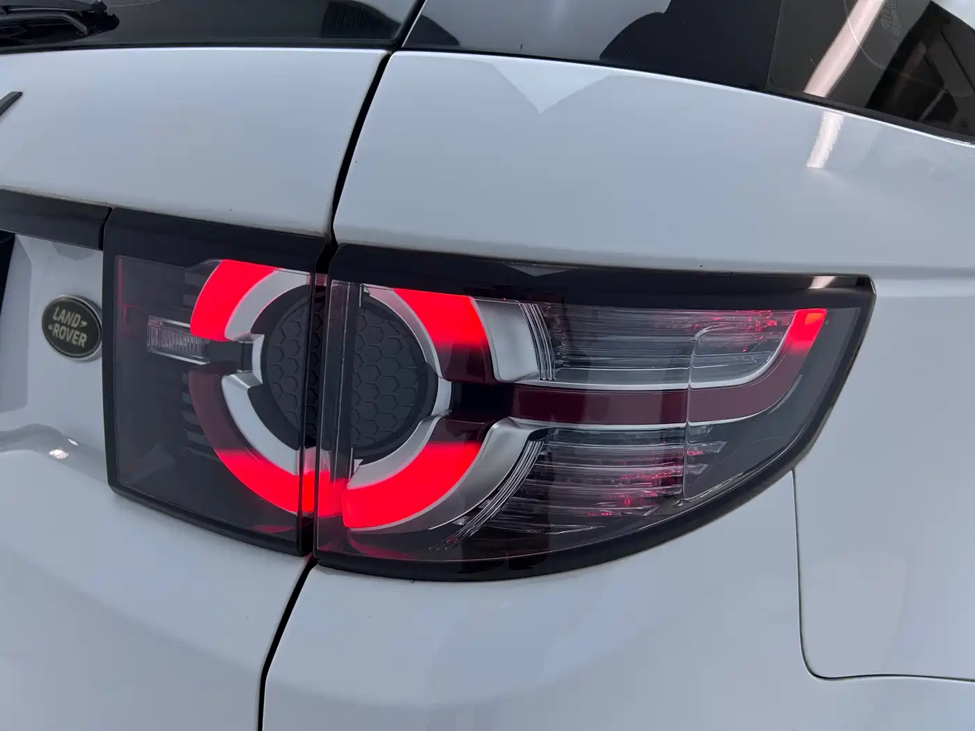 Land Rover Discovery Sport 2018 240PS HSE Edition фото 23