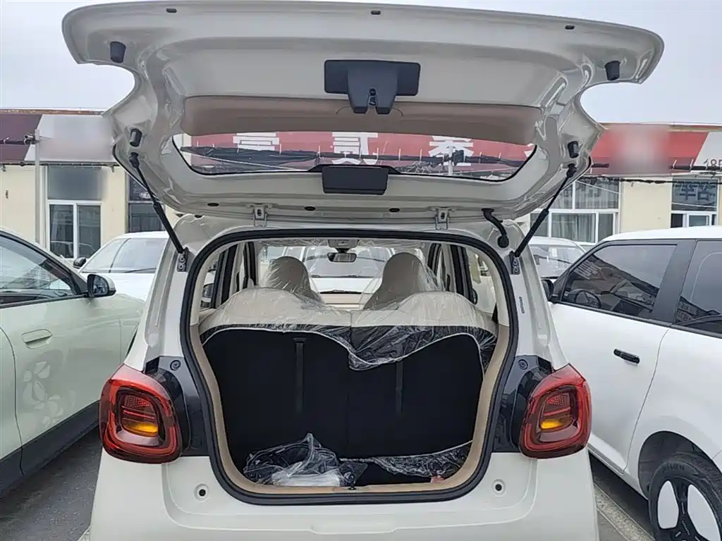 Wuling Motors Hongguang MINIEV 2026 2025 4-Door Advanced