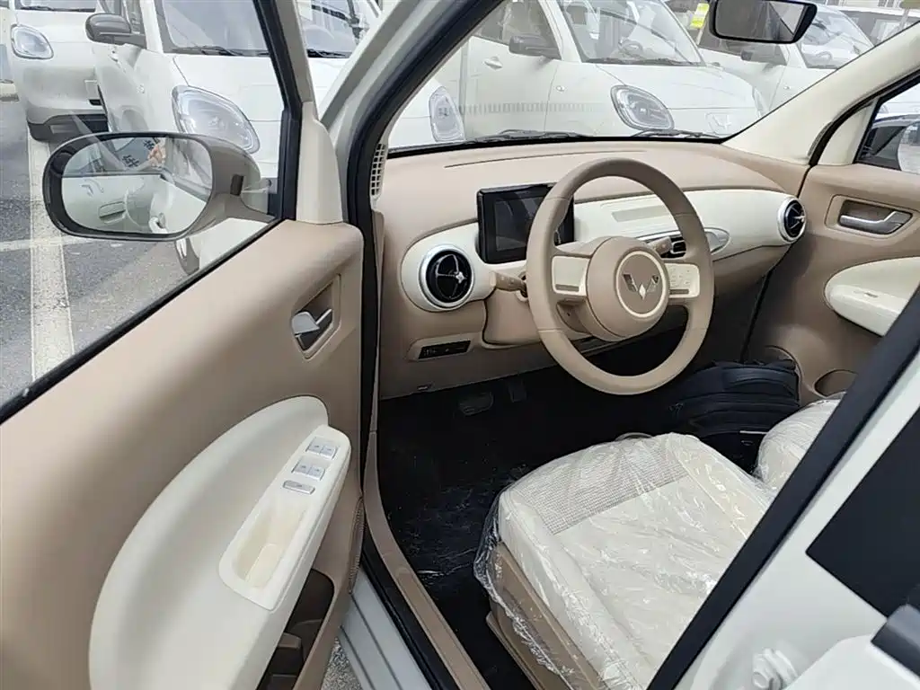 Wuling Motors Hongguang MINIEV 2026 2025 4-Door Advanced