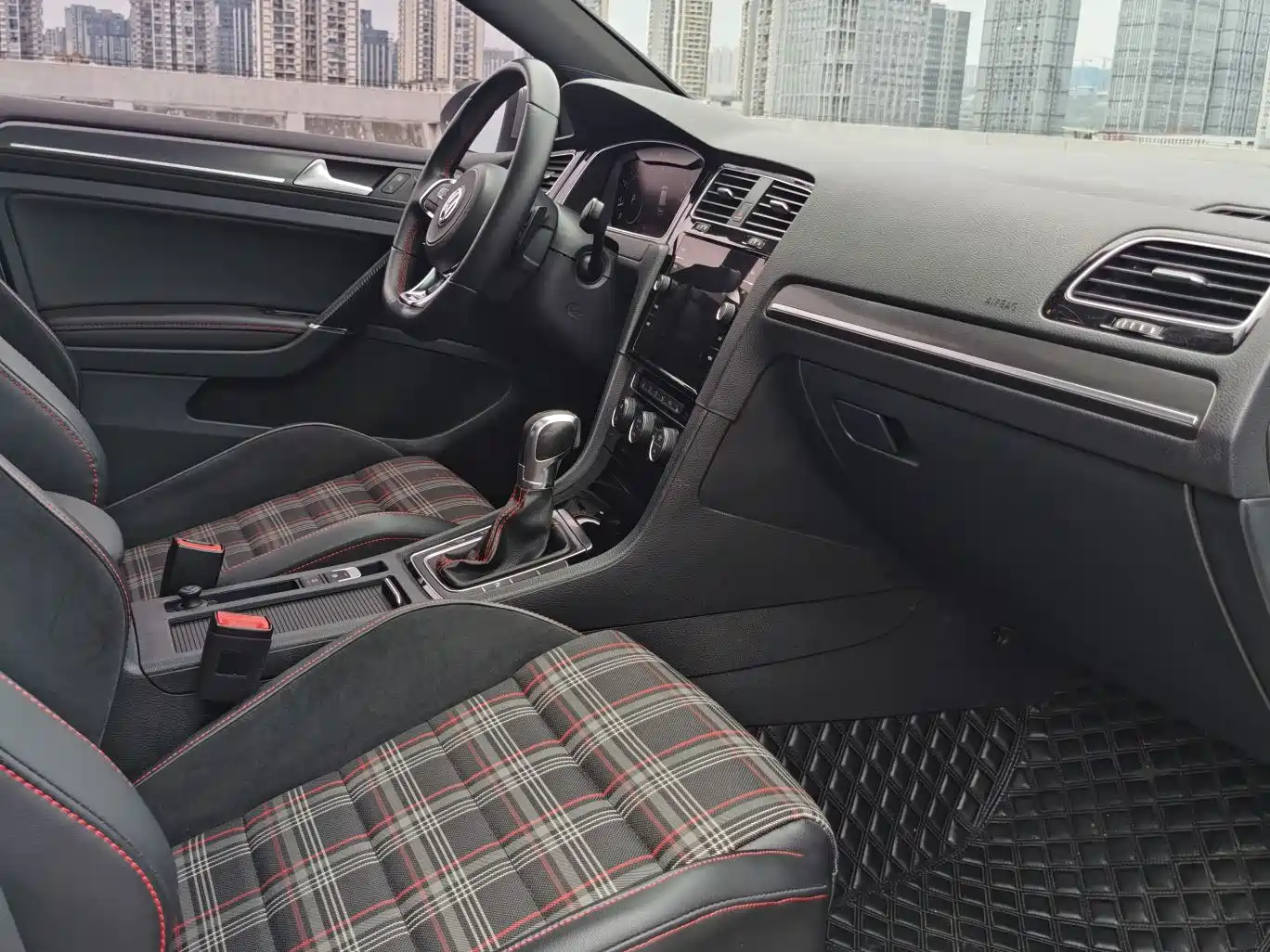 Volkswagen Golf GTI 2019 2.0TSI GTI (China V) фото 13