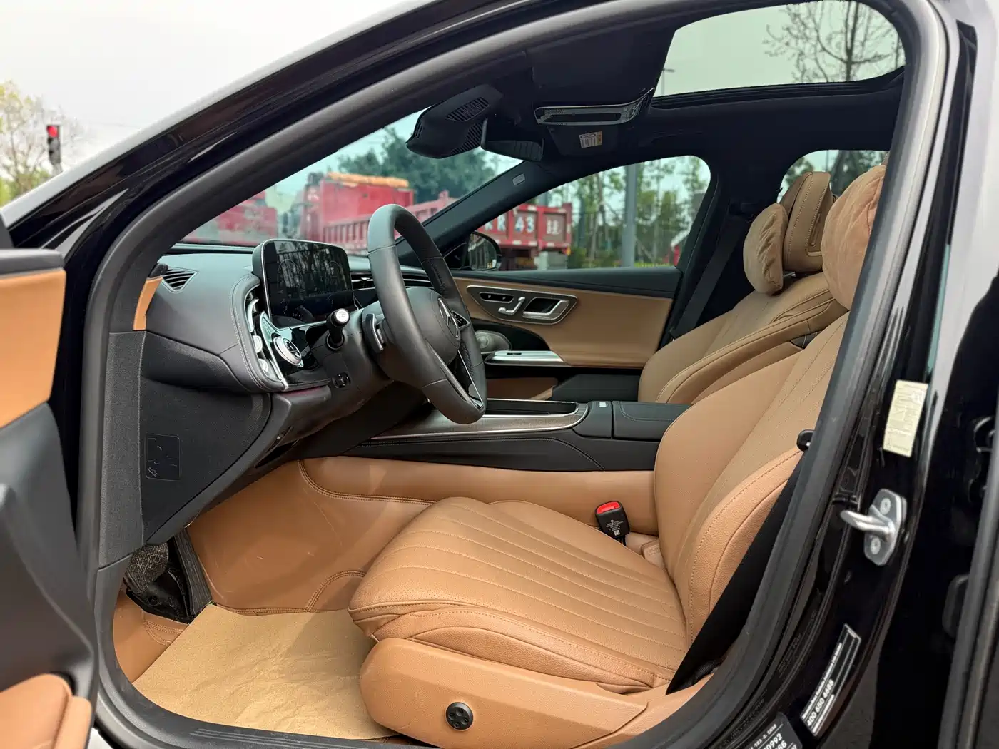 Mercedes-Benz E-Class 2025 E 300 L Luxury фото 8