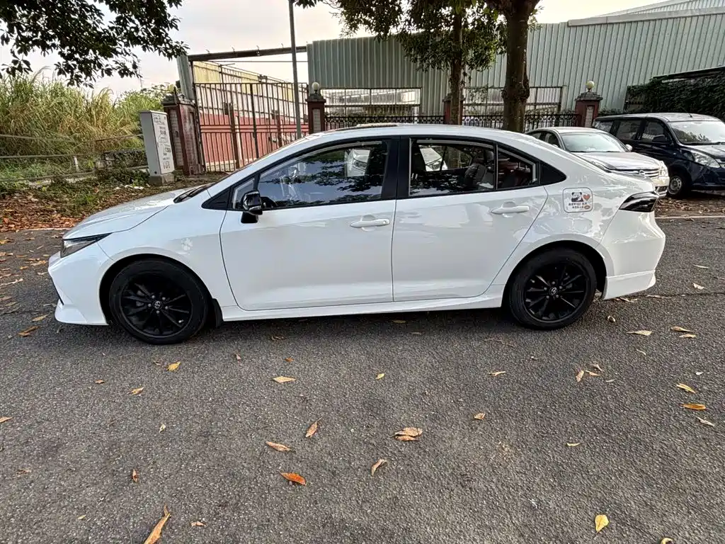 Photo 7 - Toyota Corolla