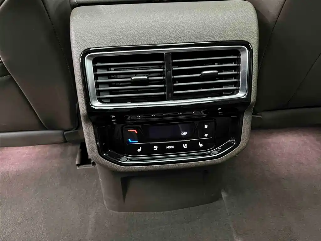 Volkswagen Viloran 2024 380TSI Executive Edition фото 15