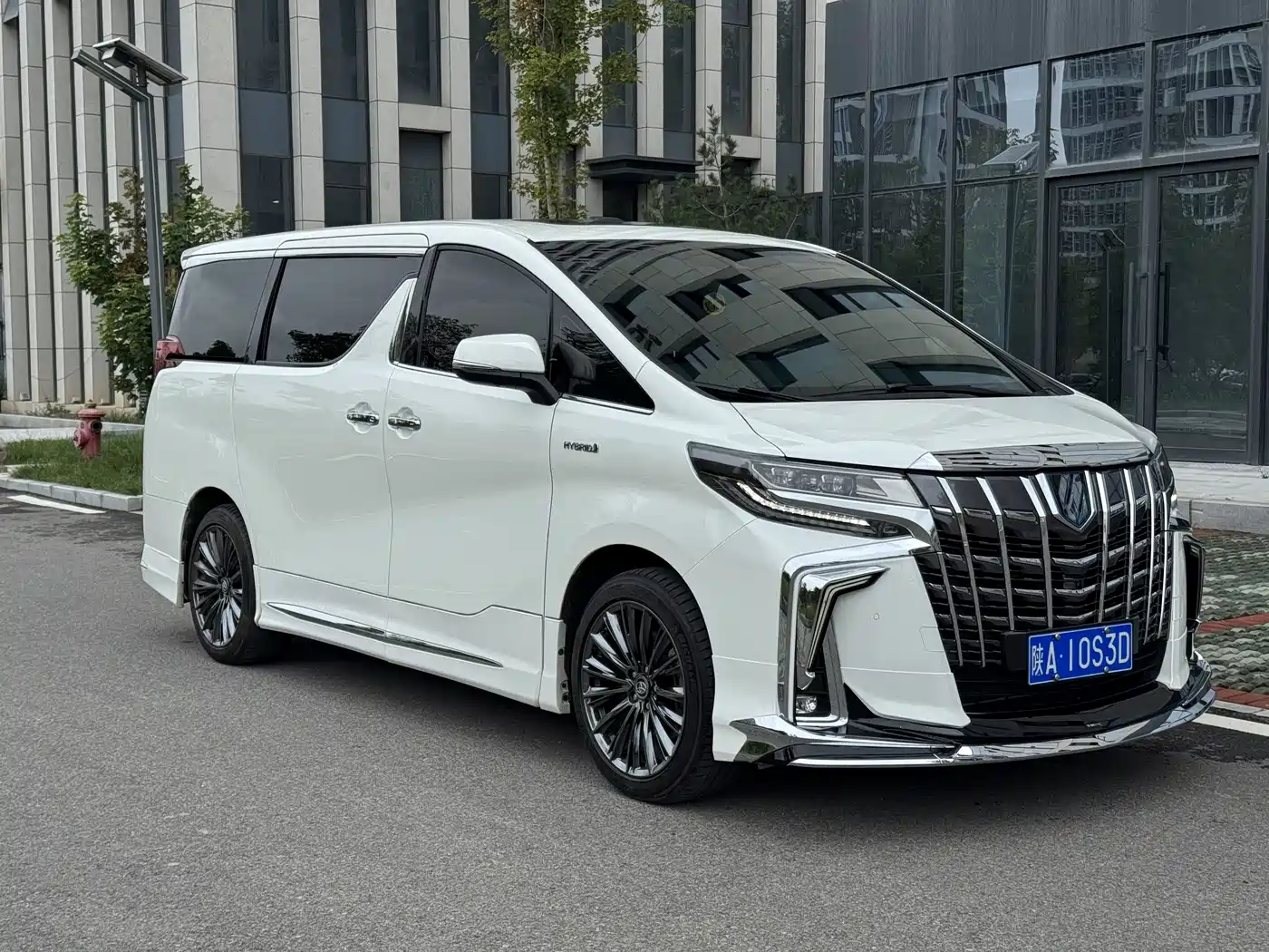 Toyota Alphard 2021 Hybrid 2.5L Premium фото 3
