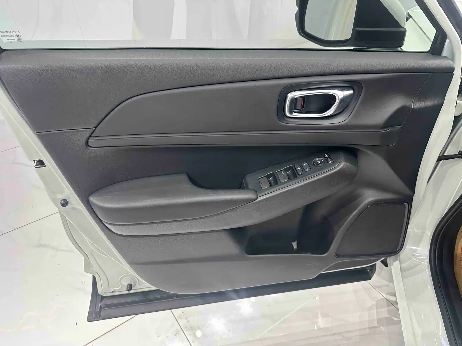 Photo 8 - Honda Vezel