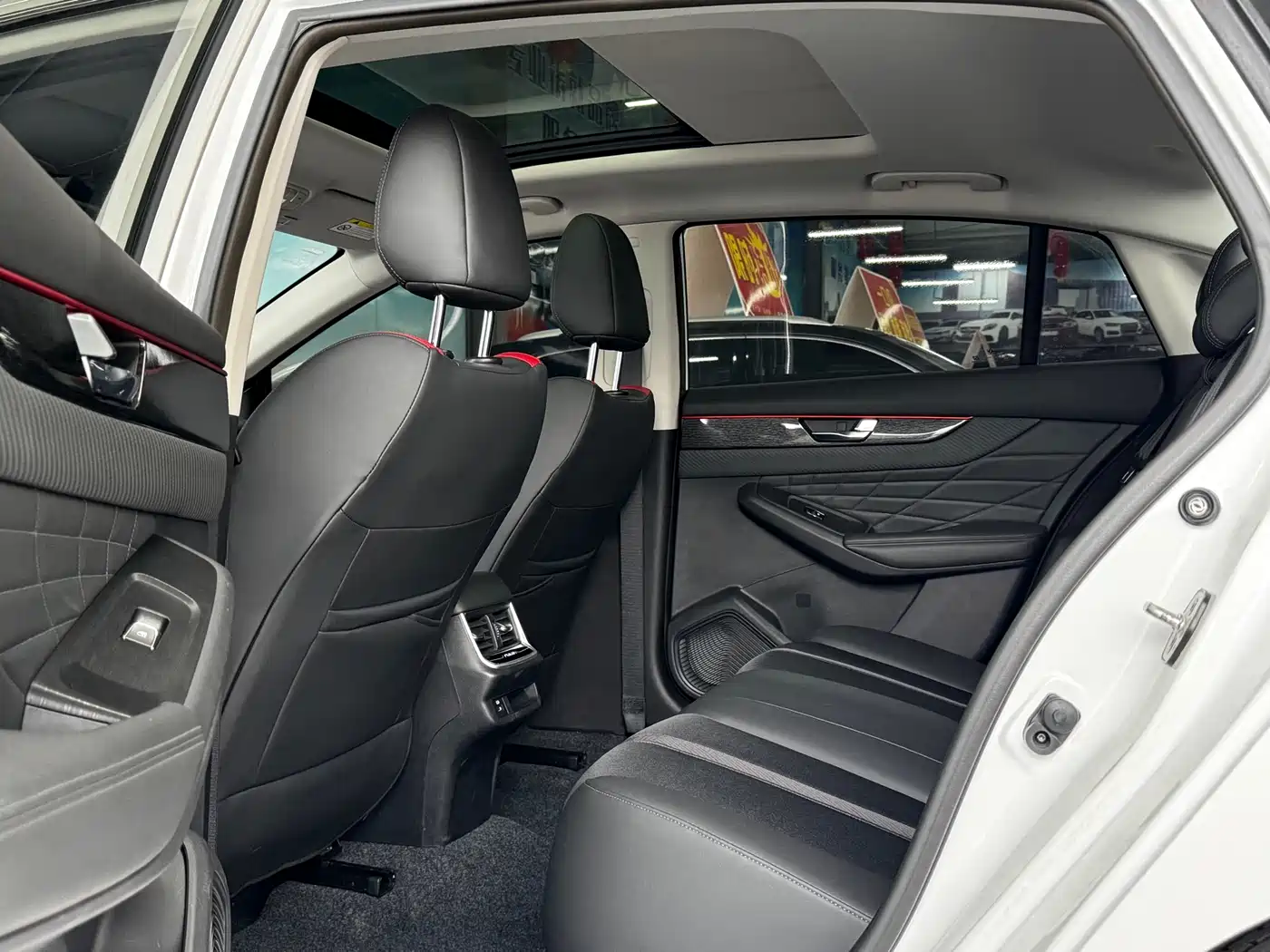 DONGFENG YI HYUN MAX