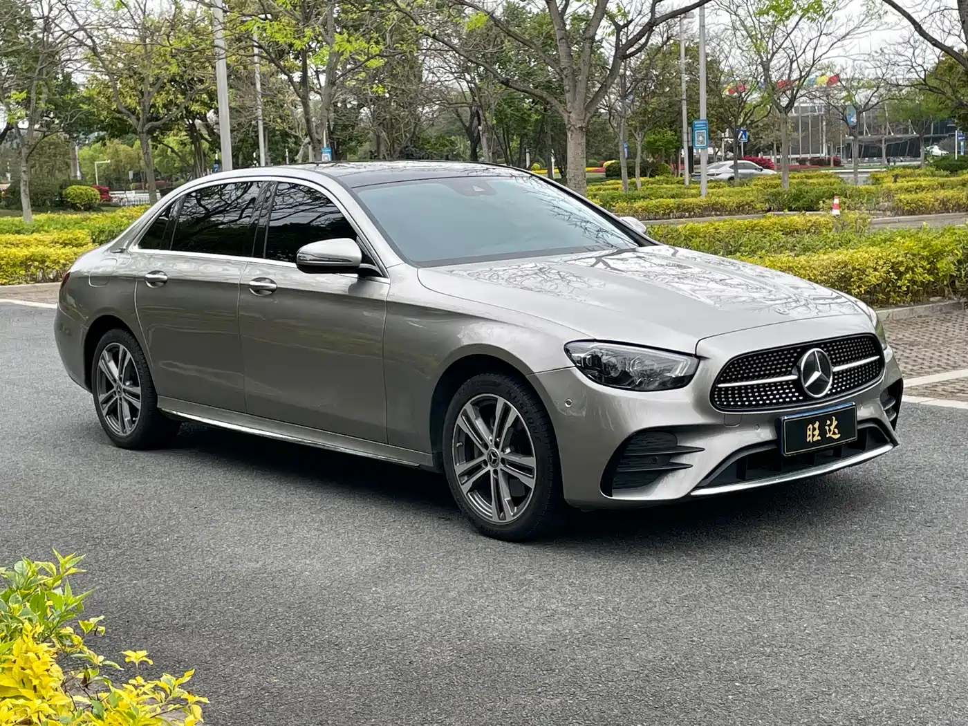 MERCEDES-BENZ E CLASS