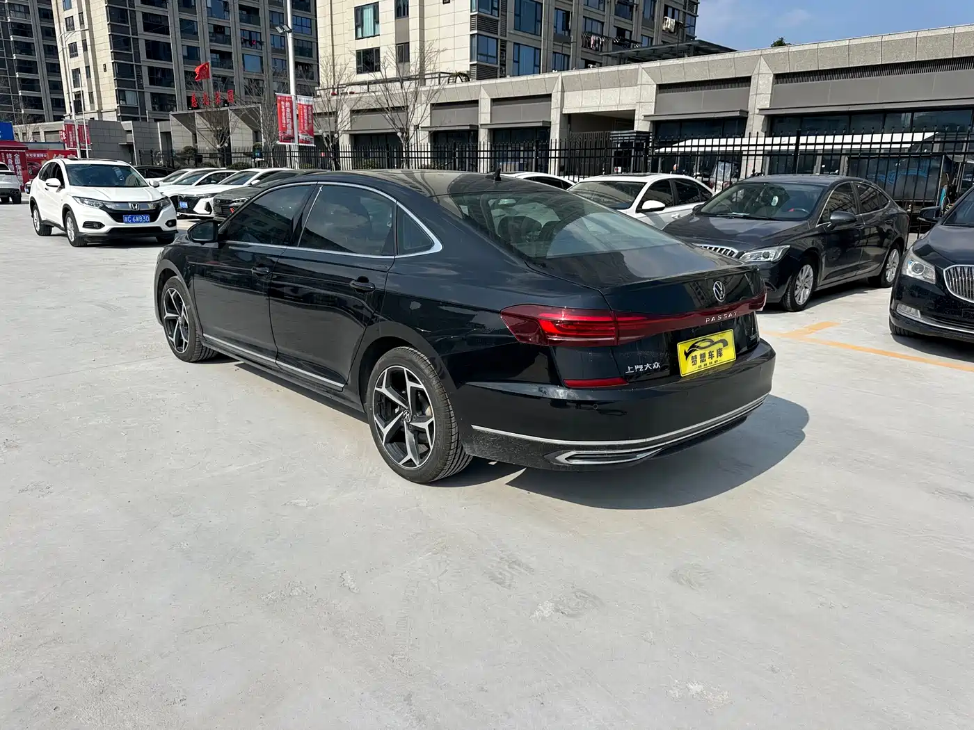 VOLKSWAGEN PASSAT
