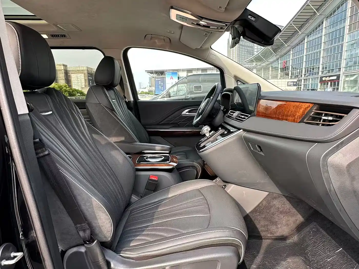 Hongqi HQ9 2023 2.0T Smart Connect Flagship фото 15