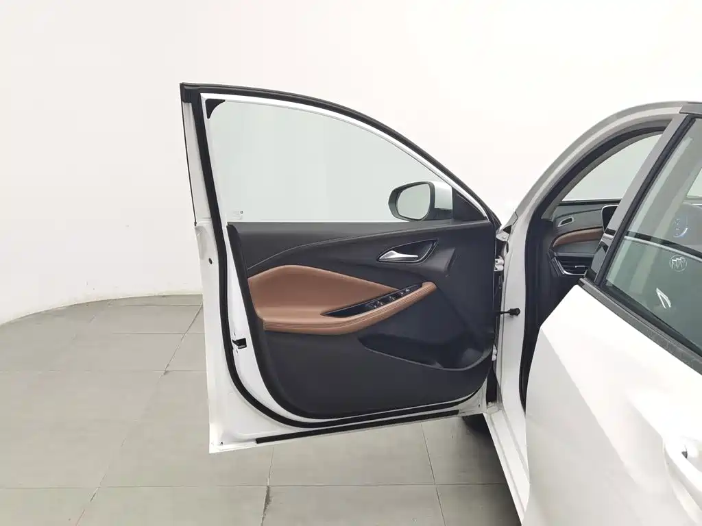 Фото 8 - Buick Verano