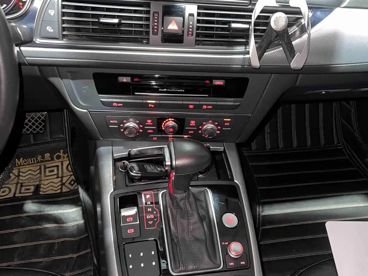 Photo 6 - Audi A6L