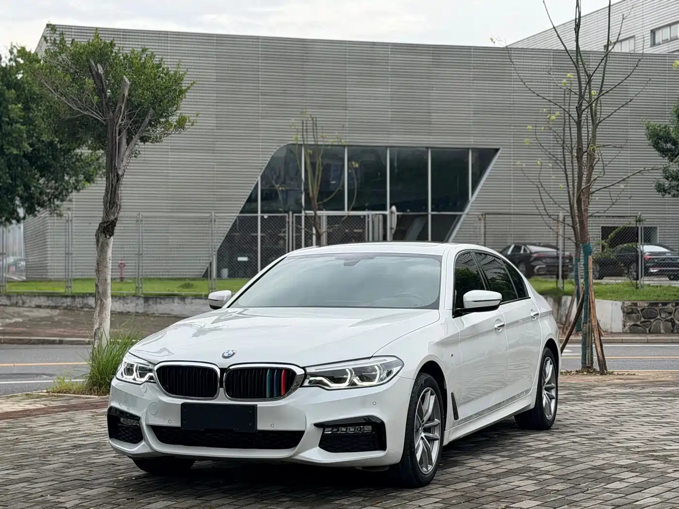 BMW 5 Series 2018 525Li M Sport Package