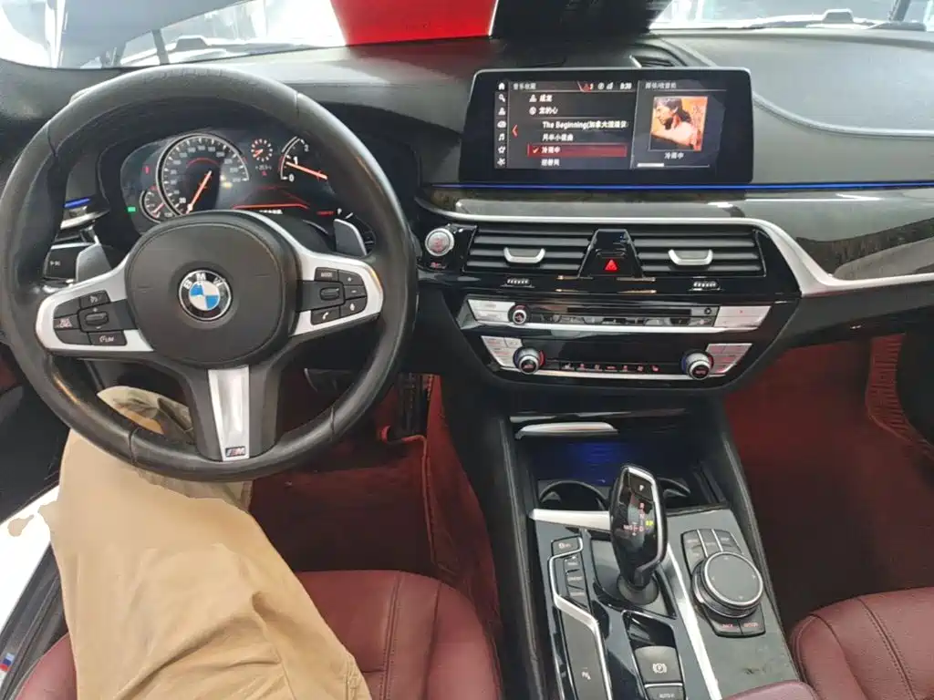 Фото 10 - BMW 5 Series
