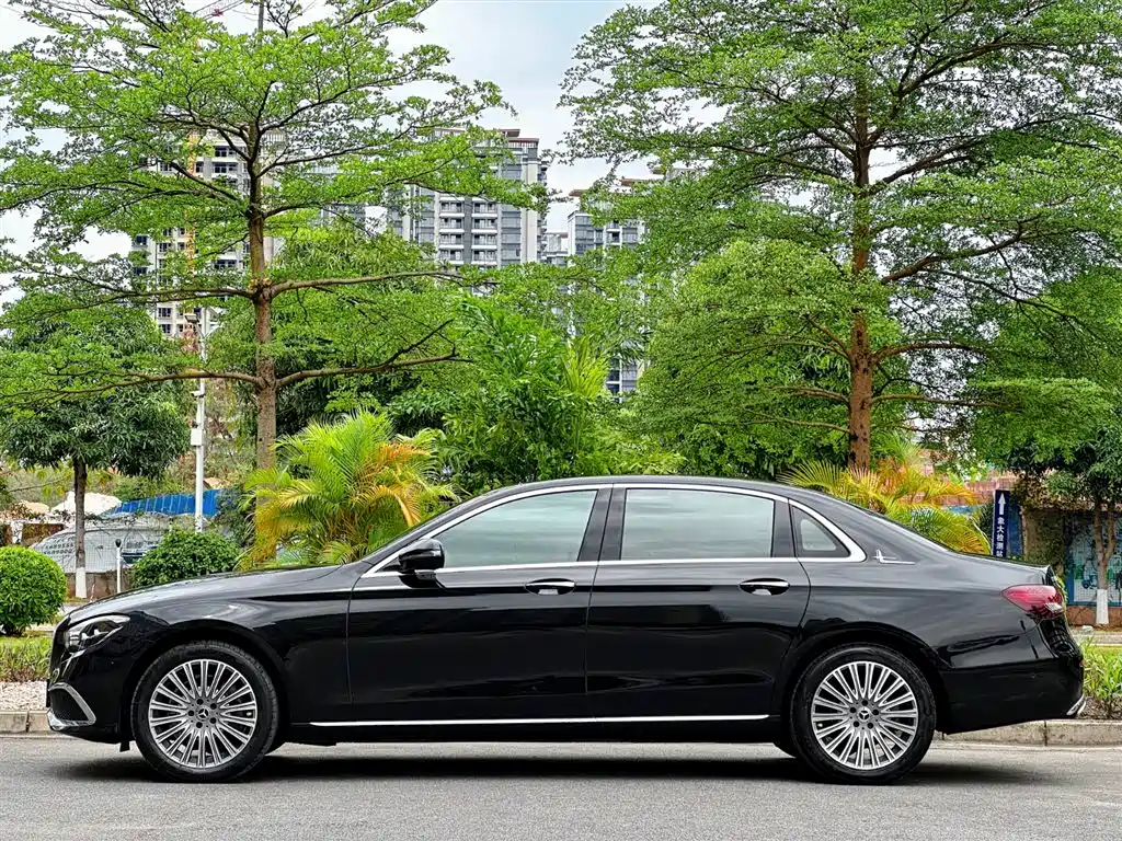 Mercedes-Benz E-Class 2021 E 300 L Fashion фото 4