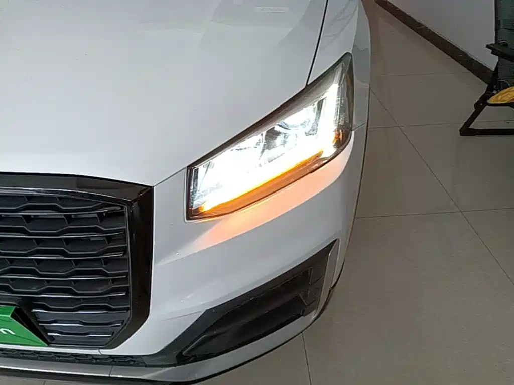 Фото 24 - Audi Q2L