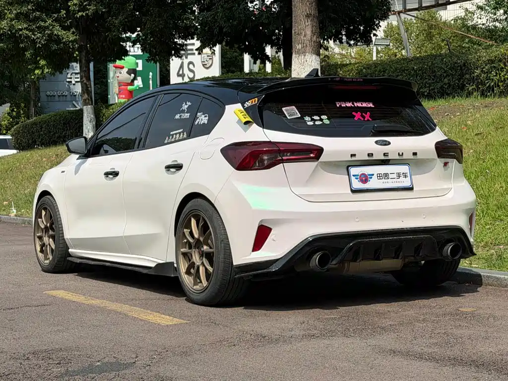 Ford Focus 2023 2022 Hatchback EcoBoost 180 Automatic ST Line
