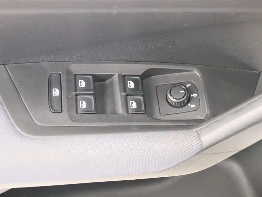 Volkswagen Lavida 2024 Model 1.5L Automatic Delight Edition фото 12