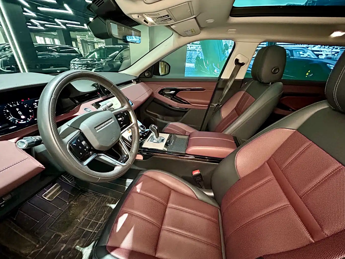 Land Rover Range Rover Evoque 2022 Range Rover Evoque L 249PS R-Dynamic Luxury Edition фото 9