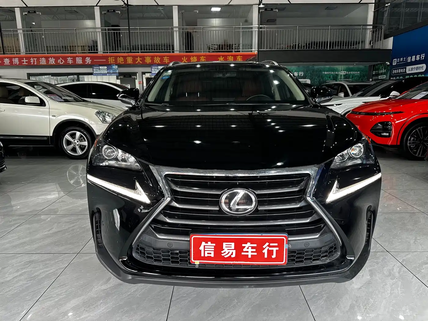 Lexus NX 2016 200 AWD F Sport фото 2