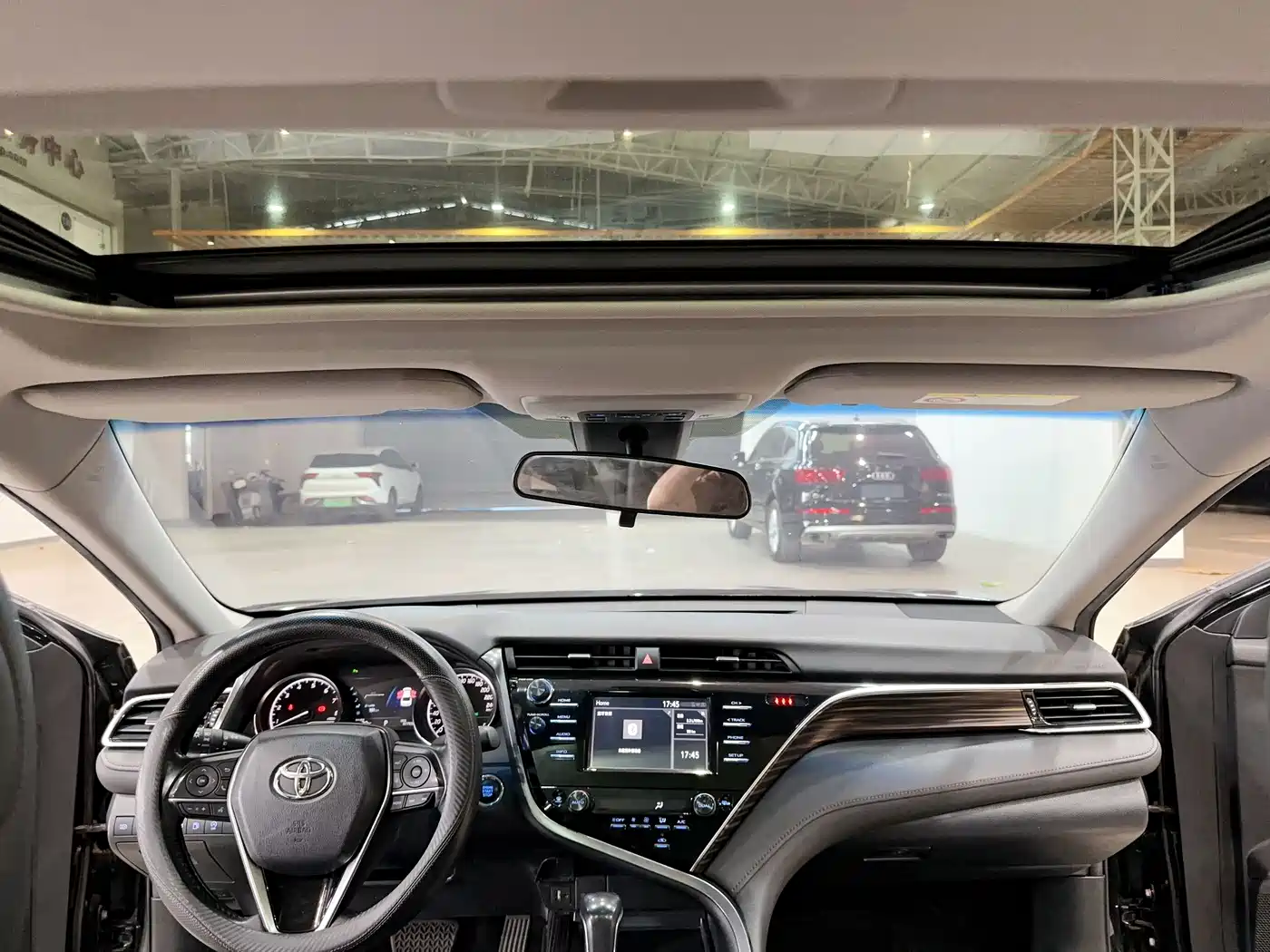 Toyota Camry 2018 2.0G Luxury Edition фото 20