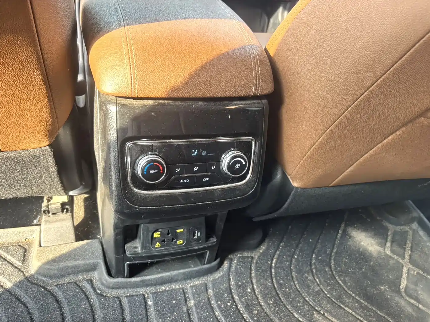 Changan CS95 2017 2017 2.0T FWD Zhitu Edition