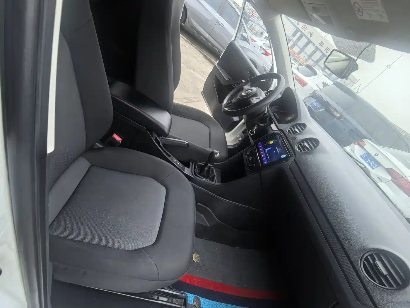 Volkswagen Jetta 2015 Value Edition 1.6L Manual Fashion фото 10