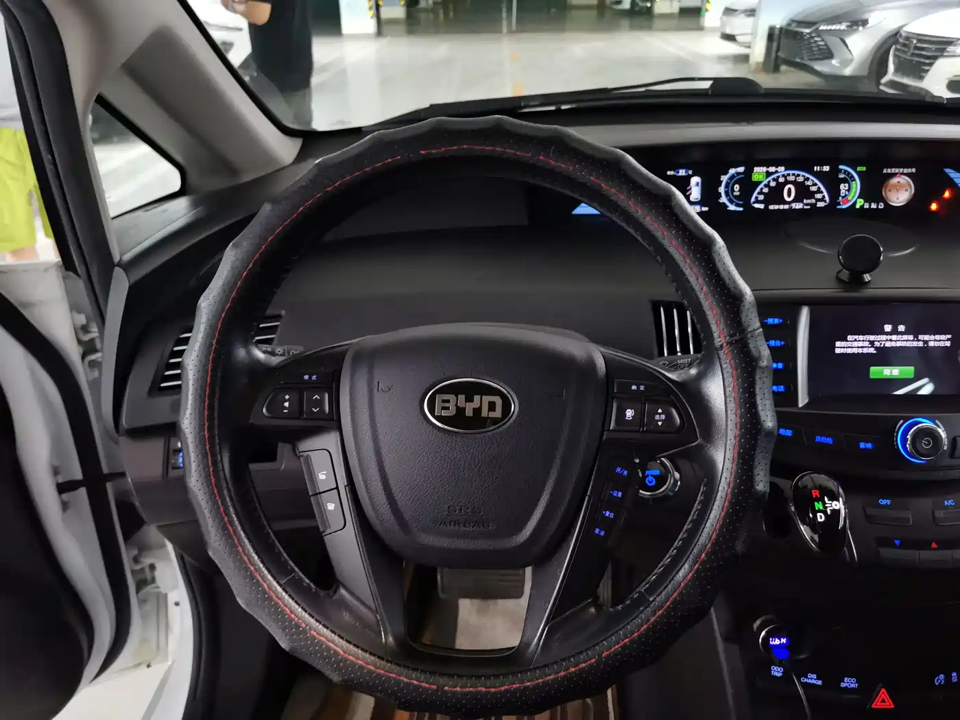 BYD E6