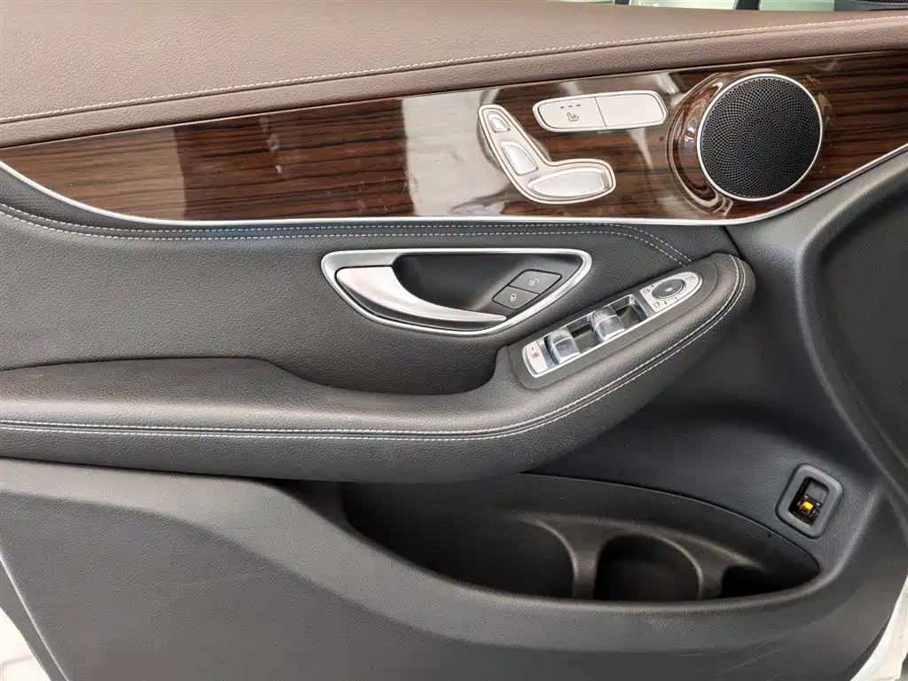 Mercedes-Benz GLC 2019 GLC 260 4MATIC Dynamic фото 10