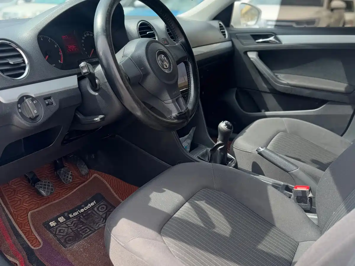 Фото 4 - Volkswagen Jetta