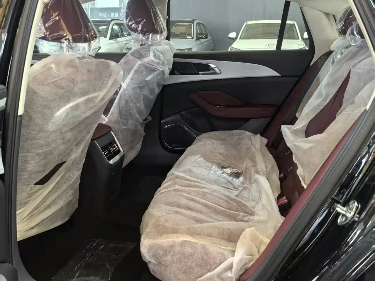 Hongqi H5 PHEV 2025 130 Super Hybrid Edition фото 6