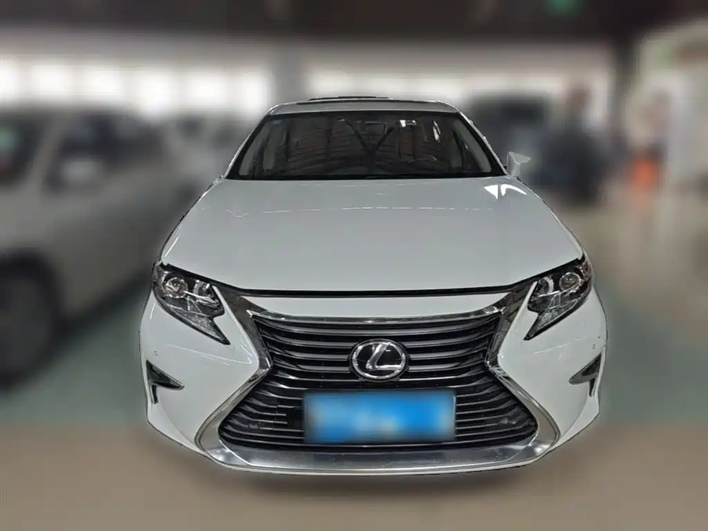 Lexus ES 2015 200 Elite Edition фото 24