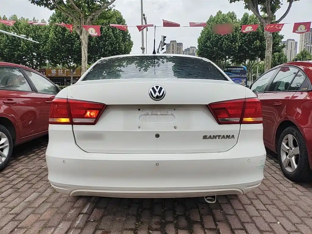 Volkswagen Santana 2015 1.6L Automatic Comfort Edition фото 6