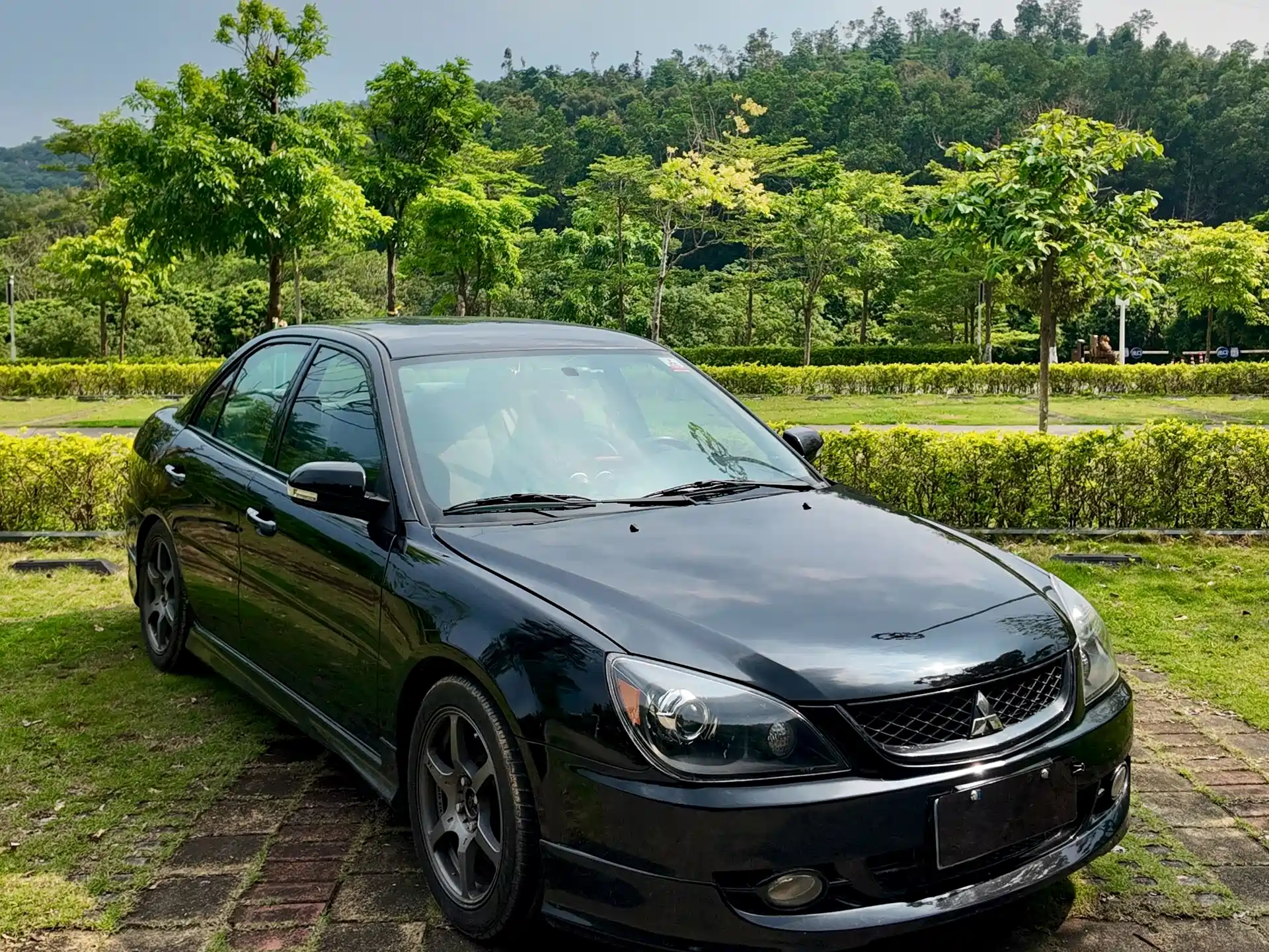 Фото 39 - Mitsubishi Lancer