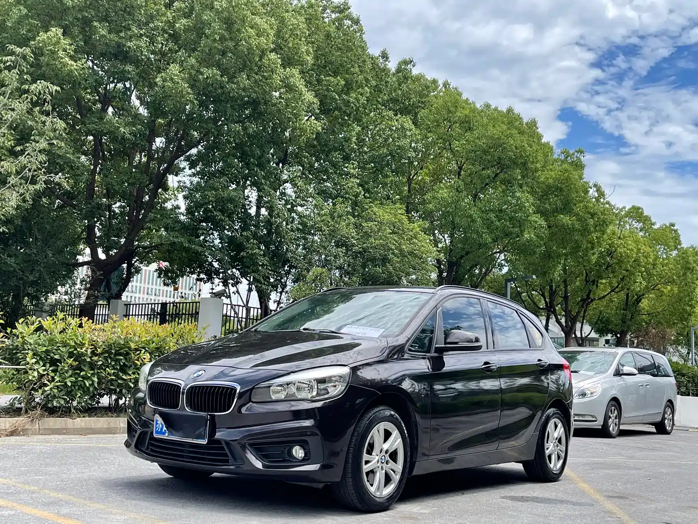 BMW 2 Series Tourer (Import)