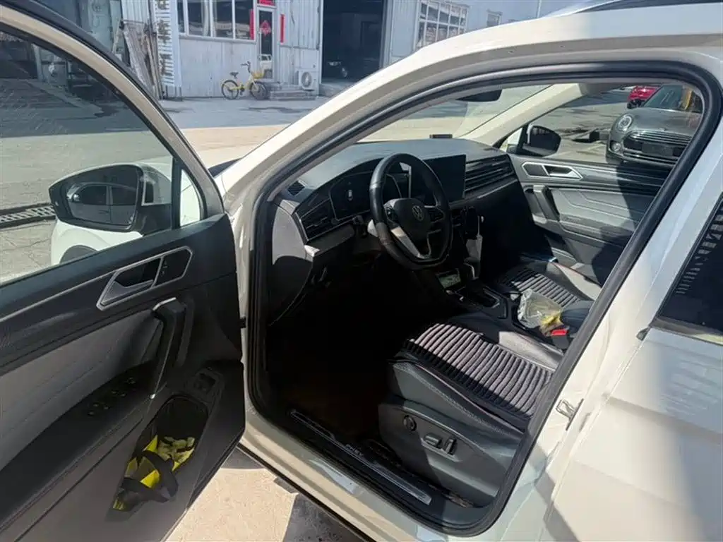 VOLKSWAGEN TIGUAN L NEW ENERGY