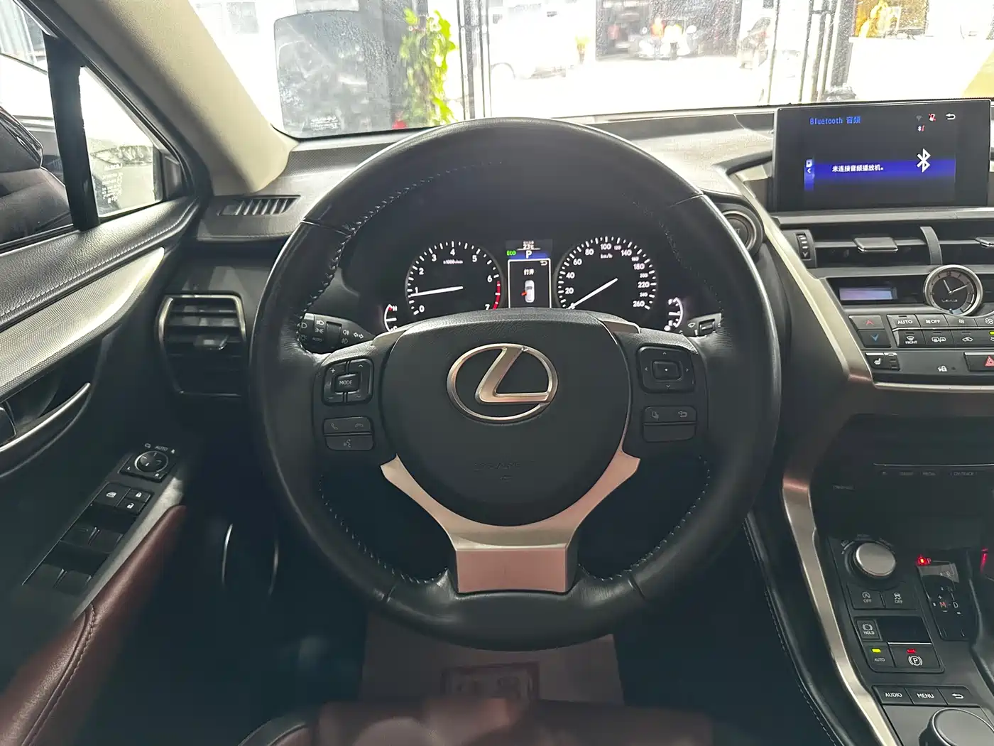 Lexus NX 2016 200 AWD F Sport фото 9