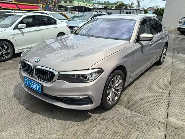 BMW 5 SERIES